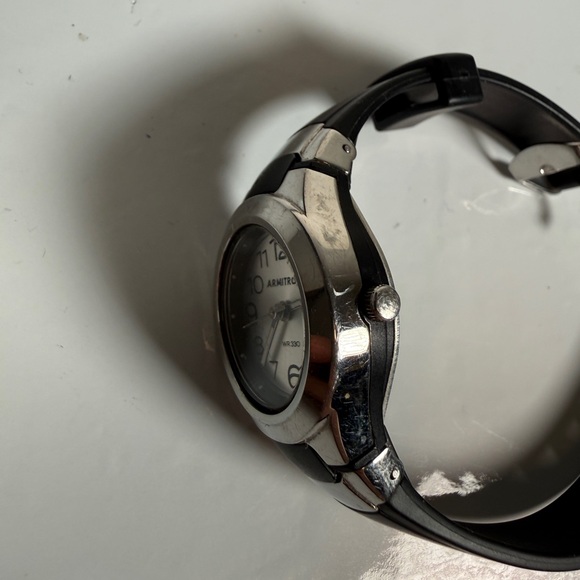 Armitron Pro Sport Women's Watch Black & Silver Tone 330ft Water Resist - Picture 9 of 10